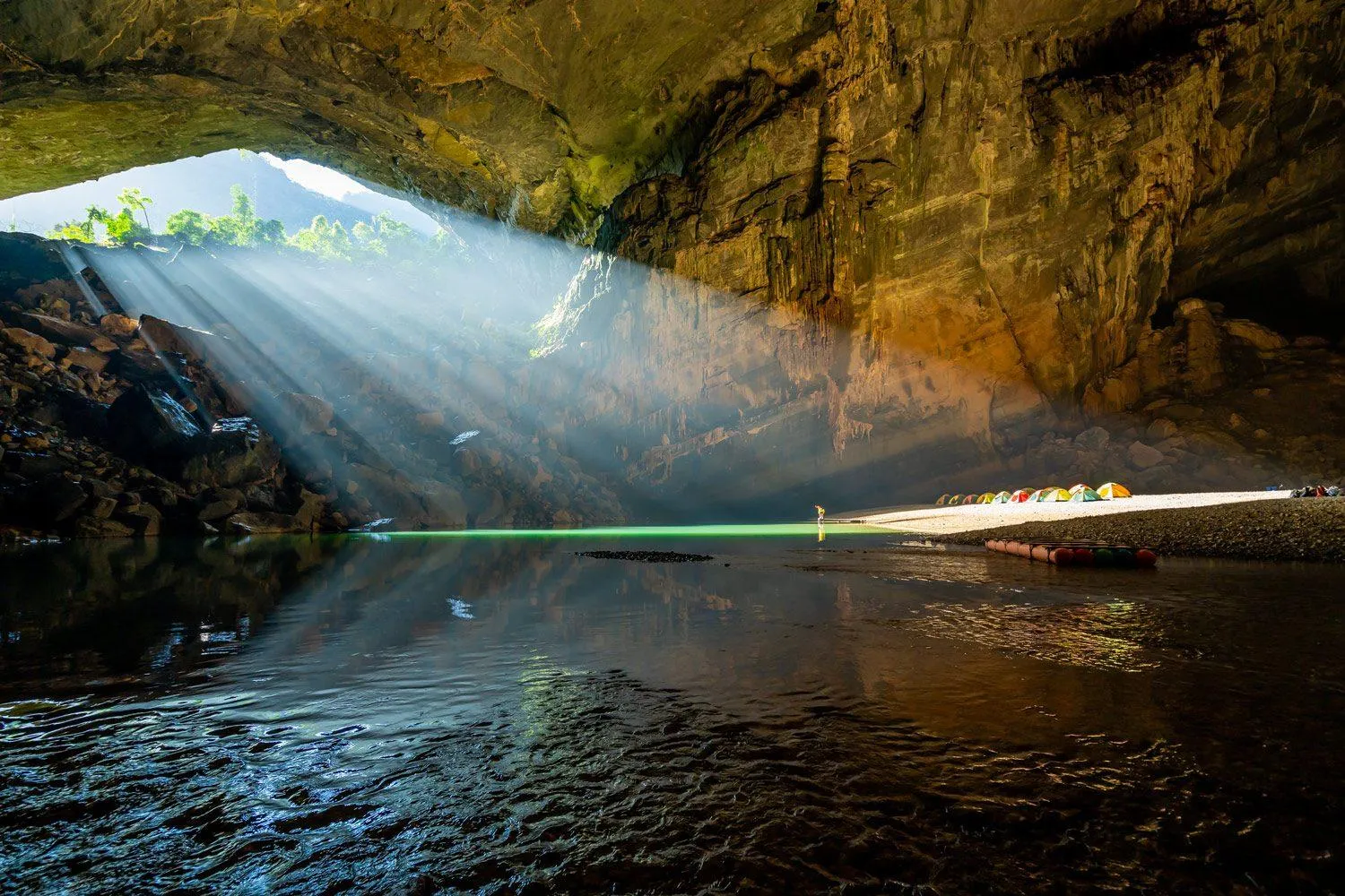 Cách chuẩn bị và tham gia tour khám phá Hang Én