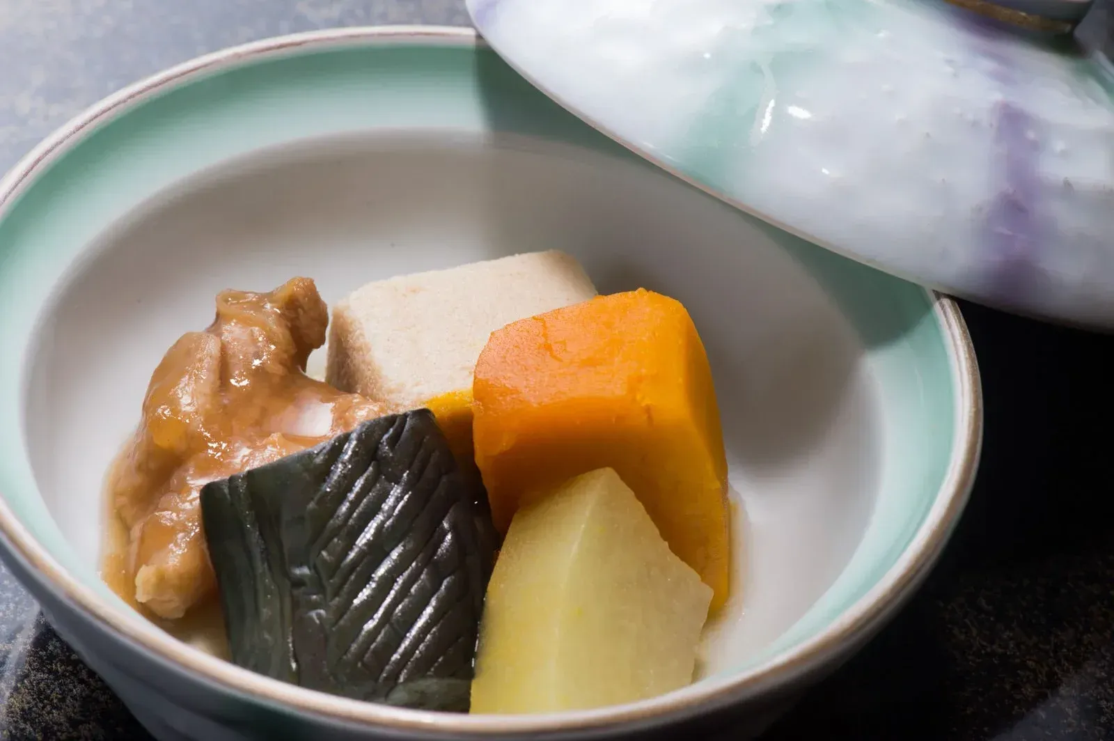Savoring Kyoto Cuisine: Traditional Flavors and Tea Houses