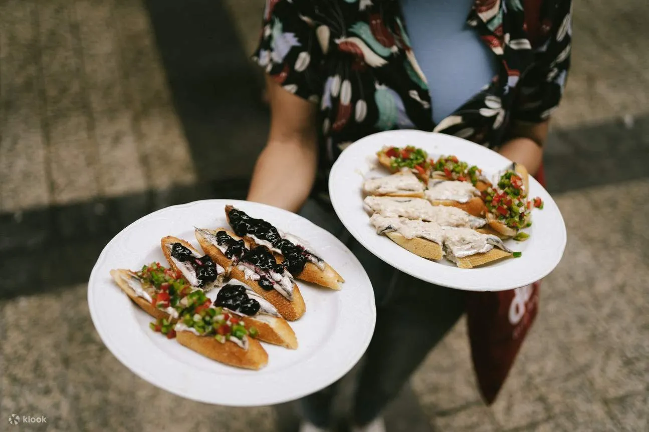 Dining in Old Town: A Culinary Journey