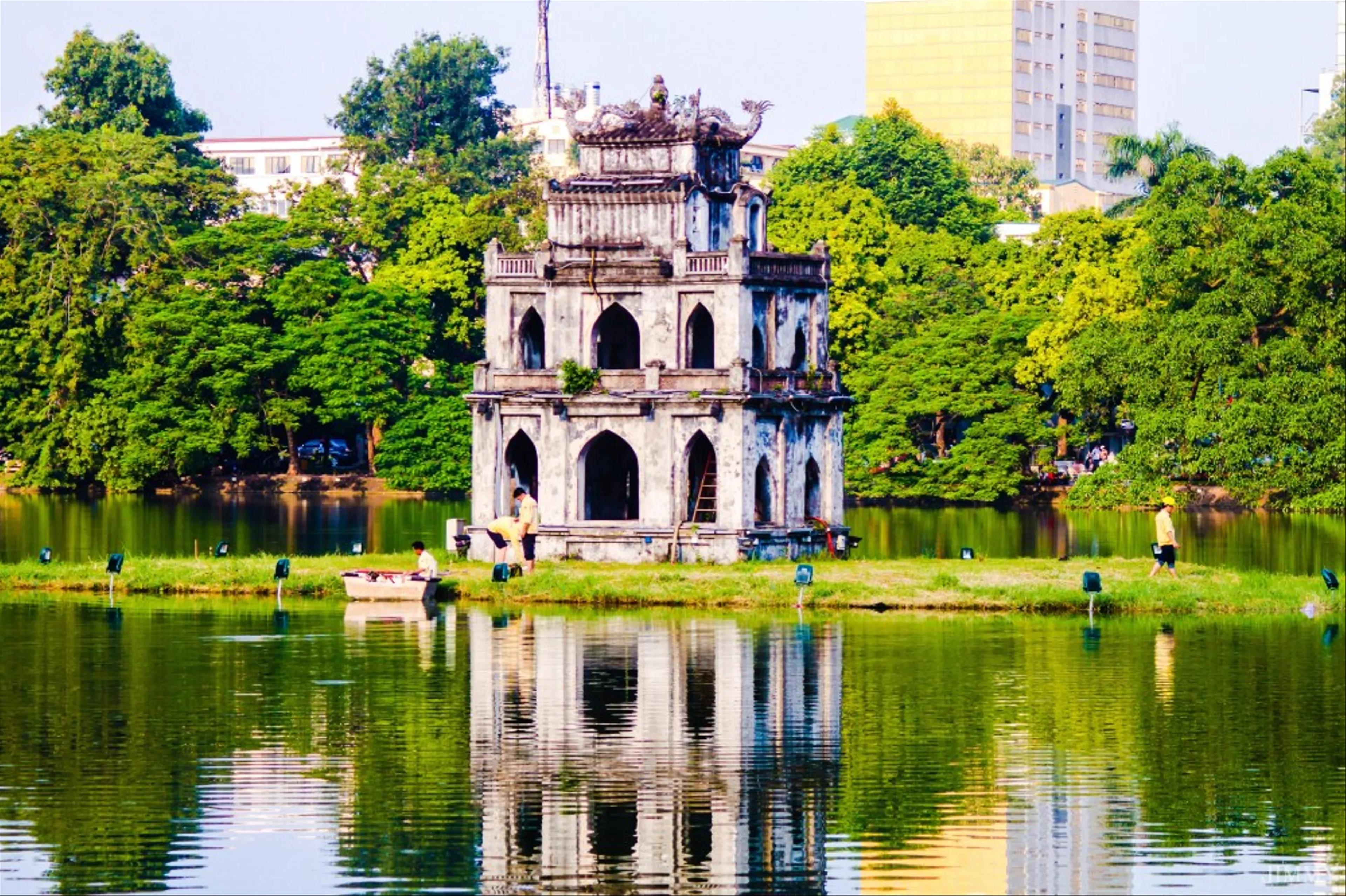 Khám phá nét cổ kính và hiện đại của Hà Nội