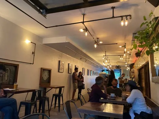 The Artistic Ambiance of Café Pamenar