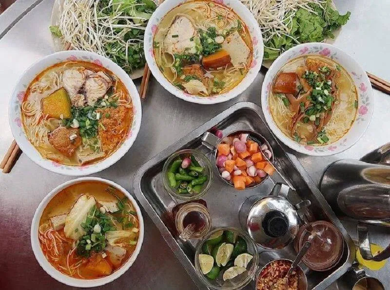 Gợi ý quán ăn nổi tiếng trong chợ