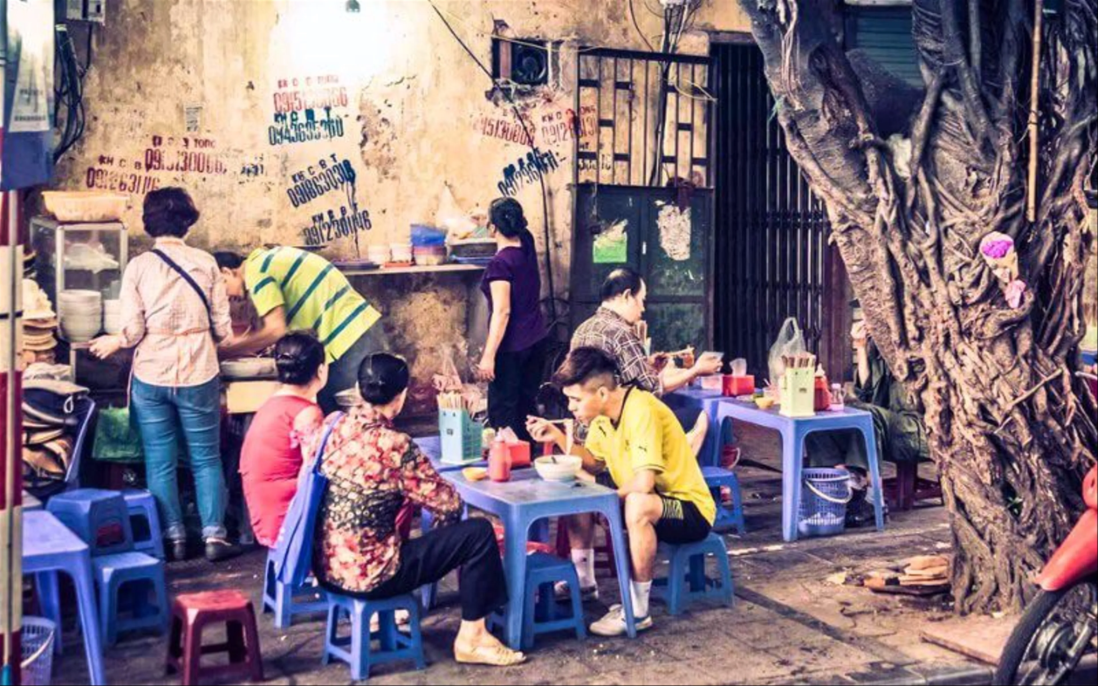 A Culinary Adventure: Savoring Street Food in Hanoi's Old Quarter