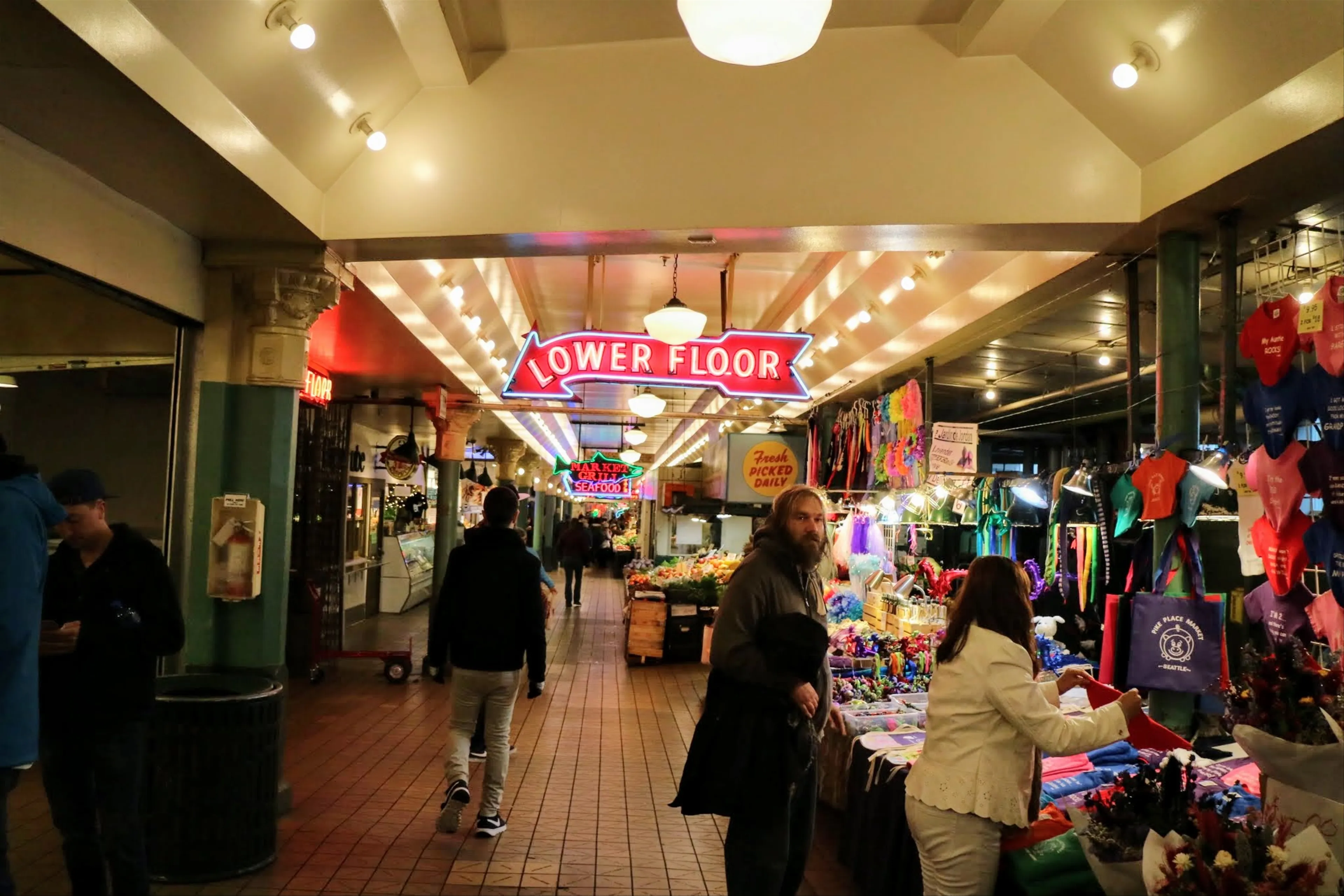 Khám phá văn hóa độc đáo tại Chợ Pike Place Market, Seattle