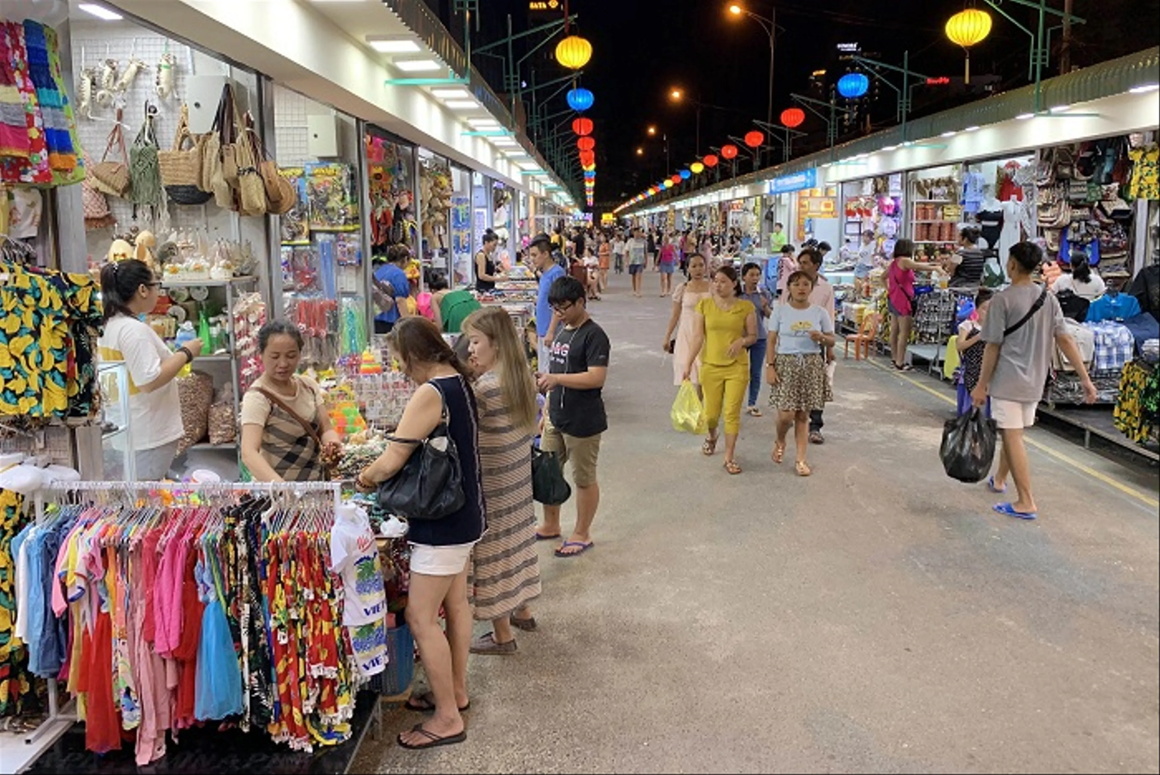 Cùng Khám Phá Chợ Đêm Nha Trang: Thiên Đường Ẩm Thực Địa Phương