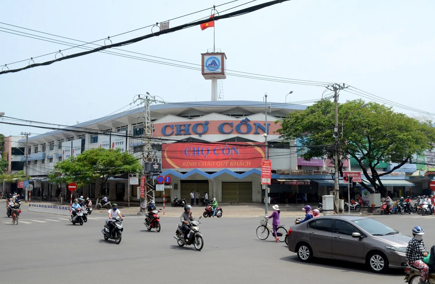 Mẹo mua sắm và trả giá tại chợ Cồn