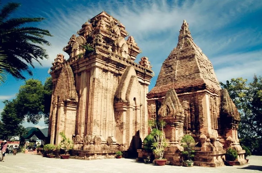 Tháp Bà Ponagar Nha Trang - Kinh nghiệm tham quan từ A đến Z