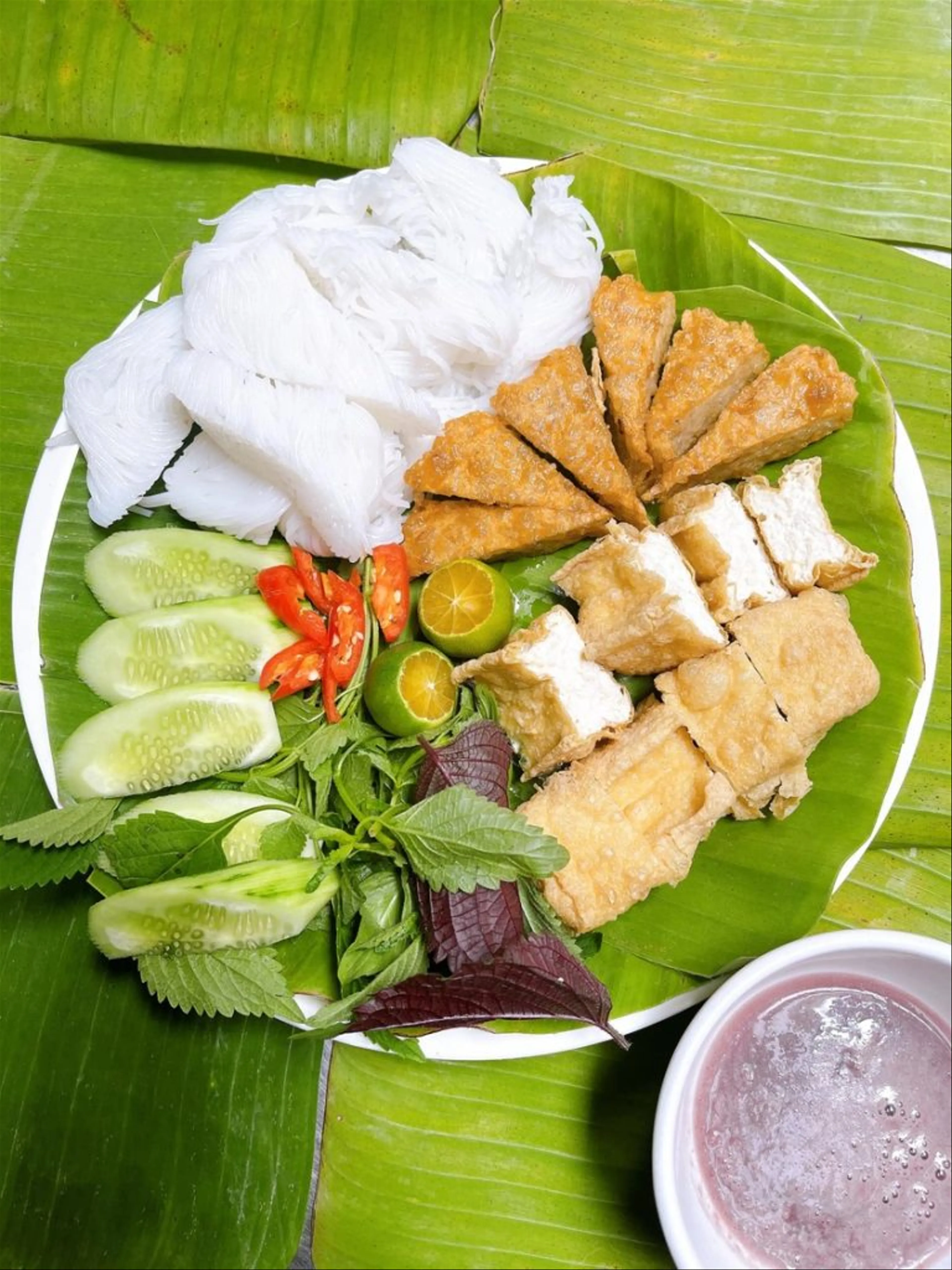 Thưởng Thức Bún Đậu Mắm Tôm Chính Gốc Tại Ngõ Phất Lộc, Hà Nội