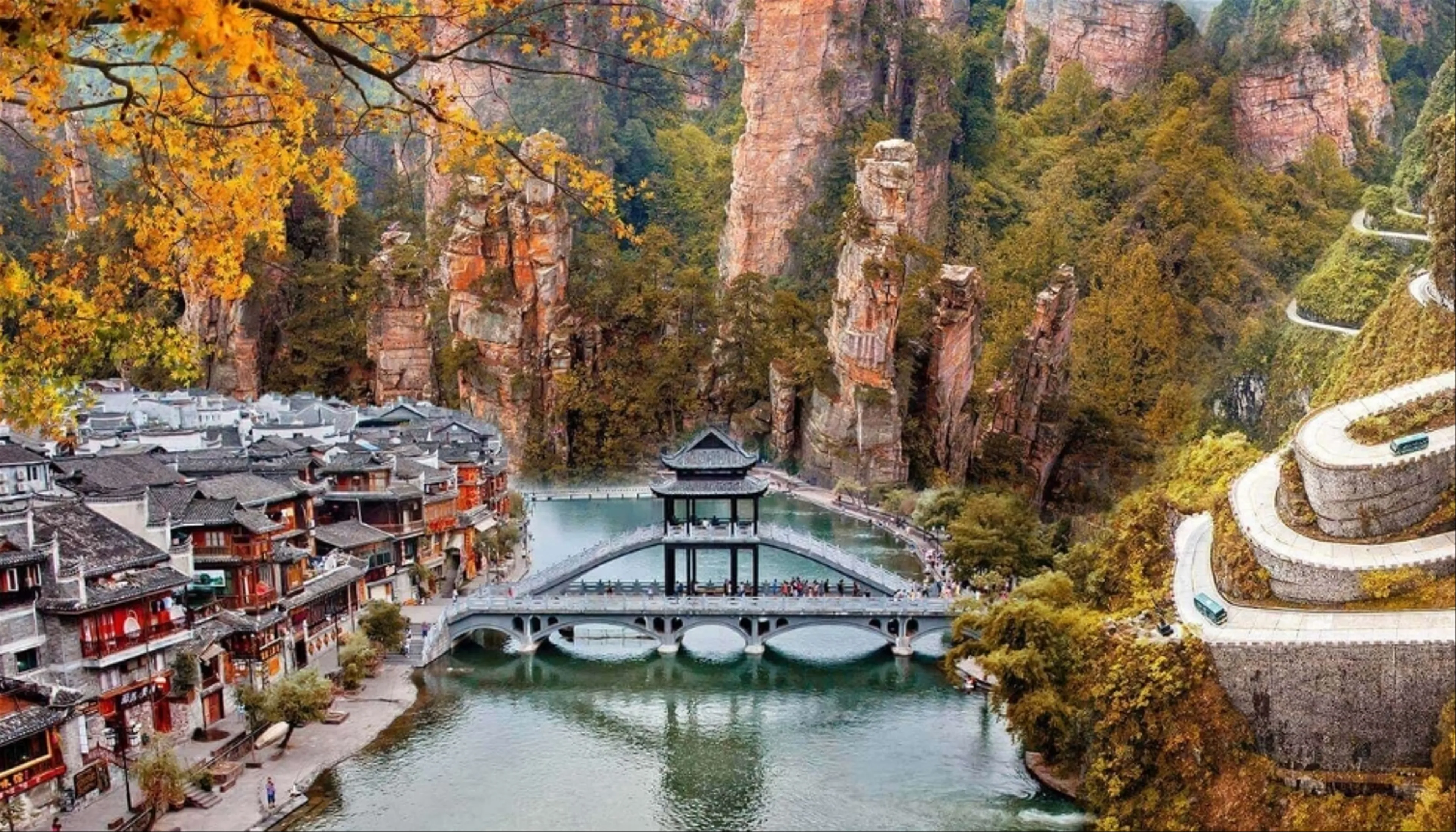 Tour Du Lịch Trung Quốc: Trường Sa – Phượng Hoàng Cổ Trấn – Miêu Trại Mặc Nhung – Trương Gia Giới – Thất Tinh Sơn