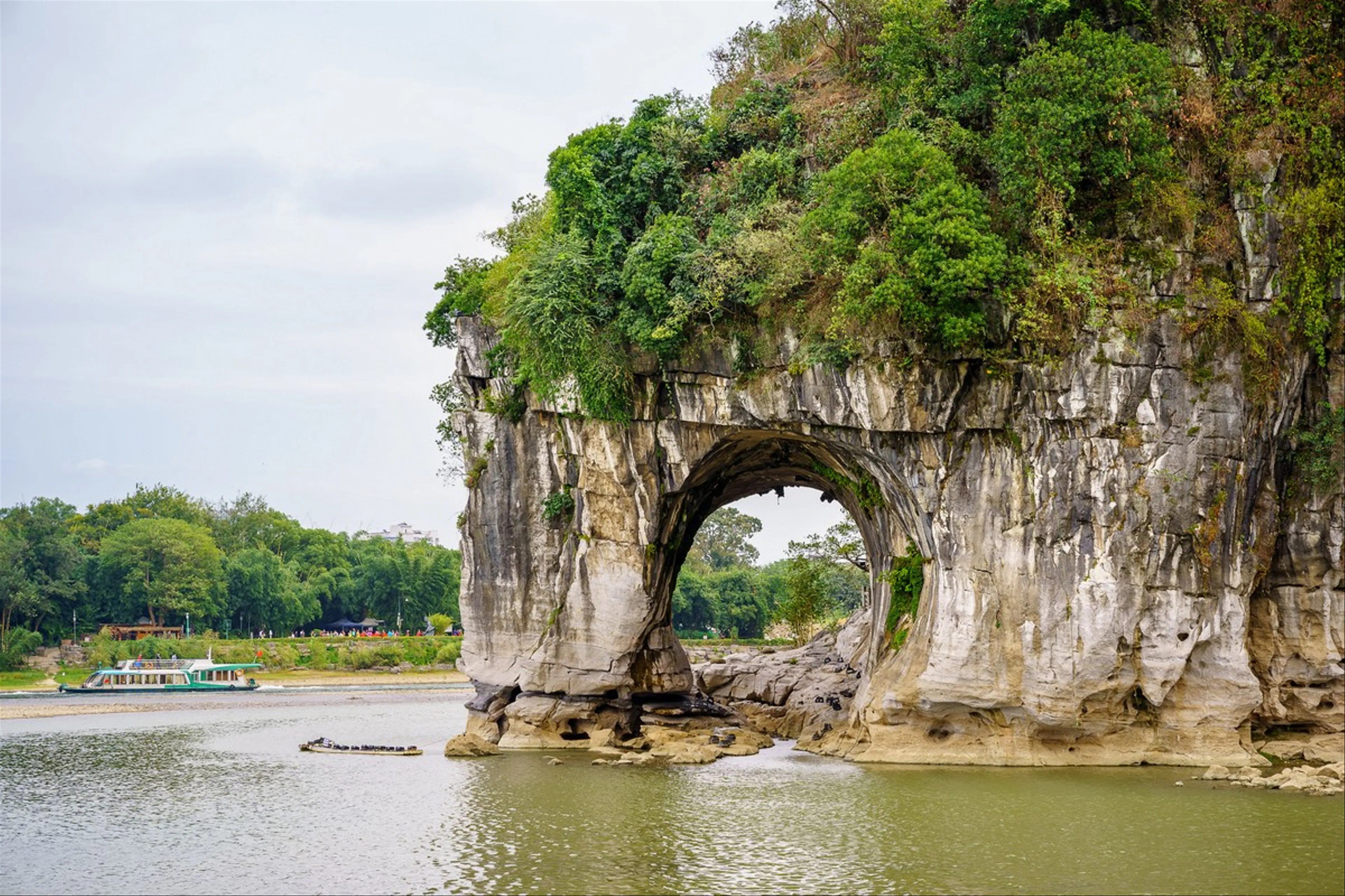 Elephant Trunk Hill – Complete Travel Guide to Guilin’s Iconic Landmark
