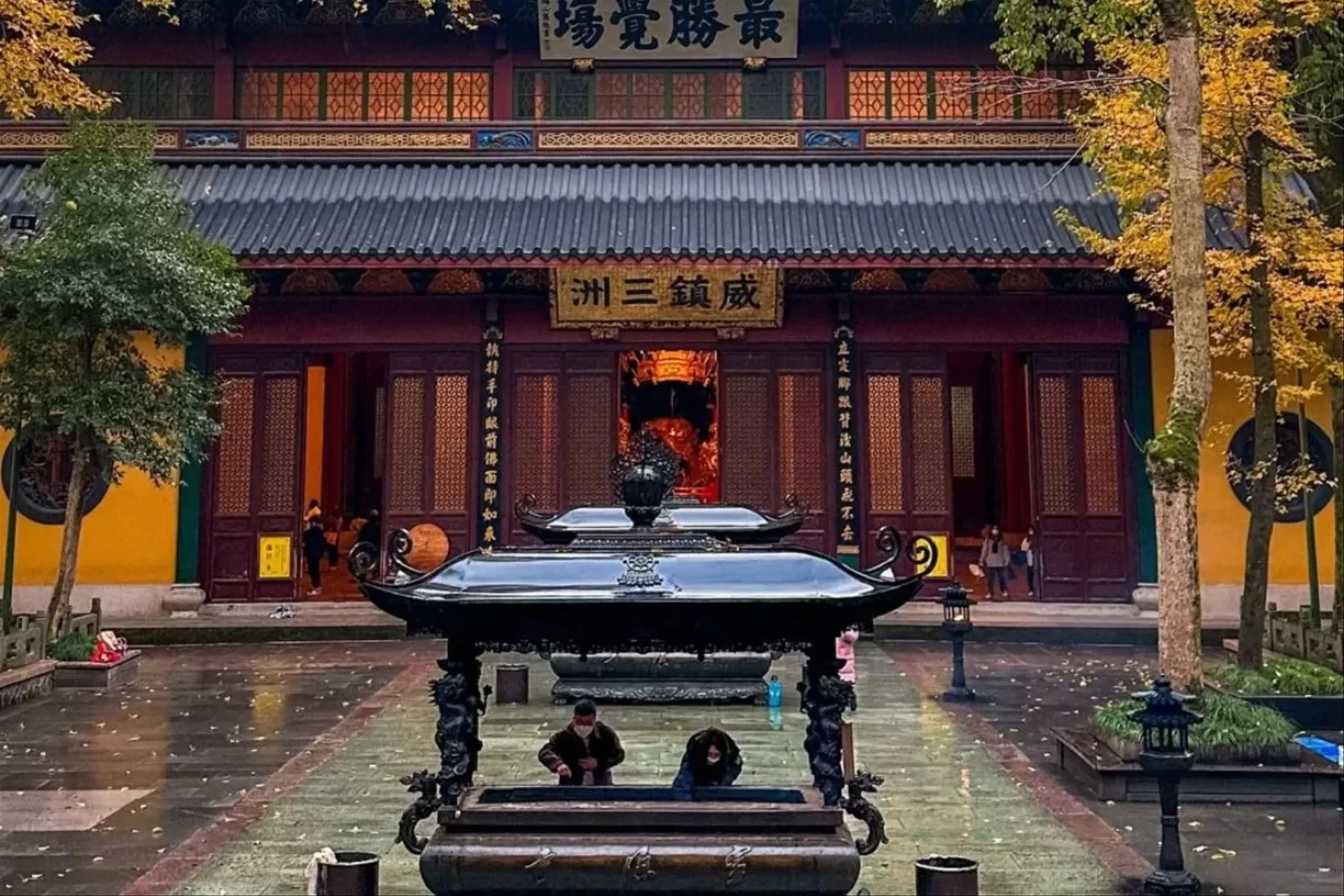 Lingyin Temple Hangzhou – History, Things to See & Essential Travel Tips