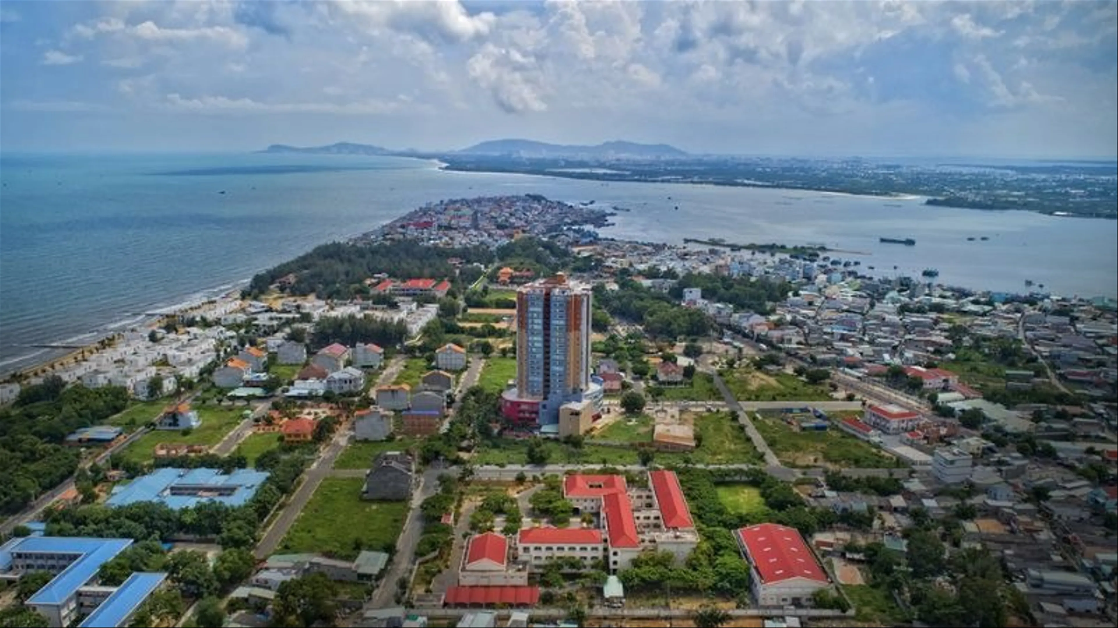 Long Dien District