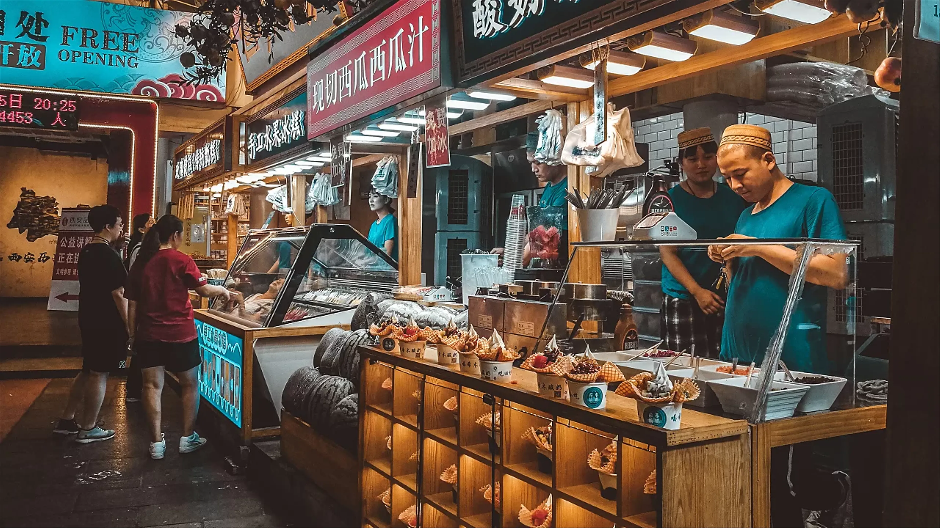 Muslim Quarter Xi’an – Complete Travel Guide to Food & Culture