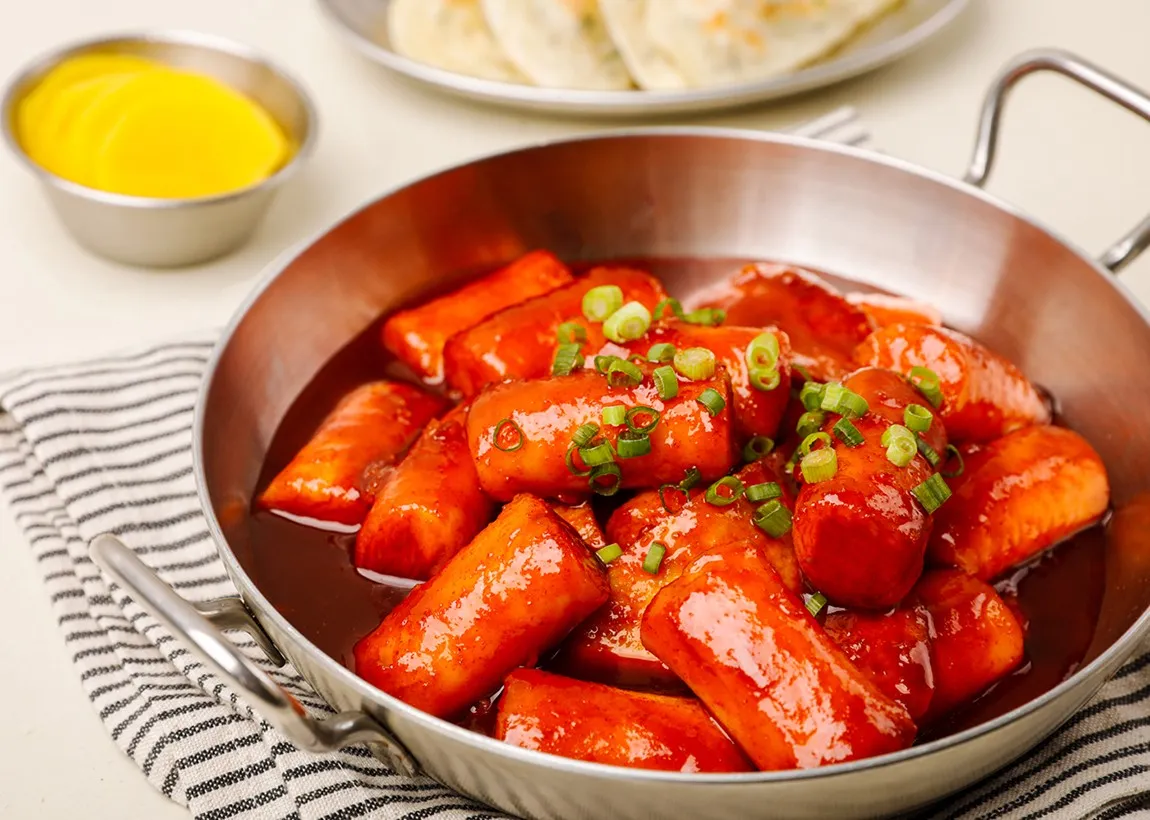 Kết hợp Tteokbokki với các món ăn đường phố khác