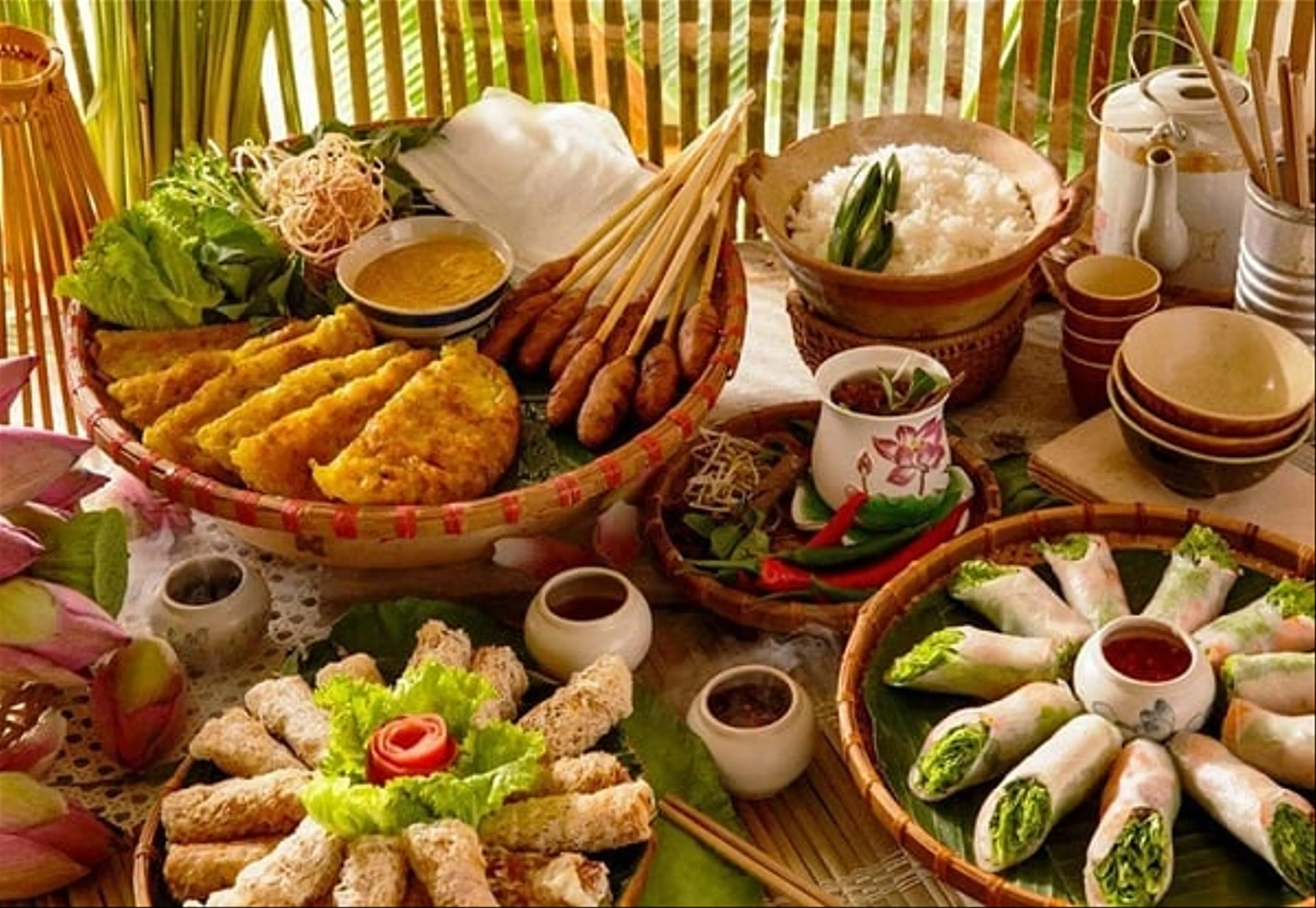 Khám Phá Ngõ Hẻm Ẩm Thực Đêm Đà Nẵng: Những Quán Nhỏ Ngon Nức Tiếng