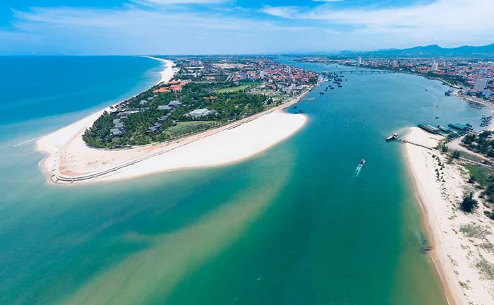 Biển Nhật Lệ - Trọn bộ kinh nghiệm KHÁM PHÁ & DU LỊCH