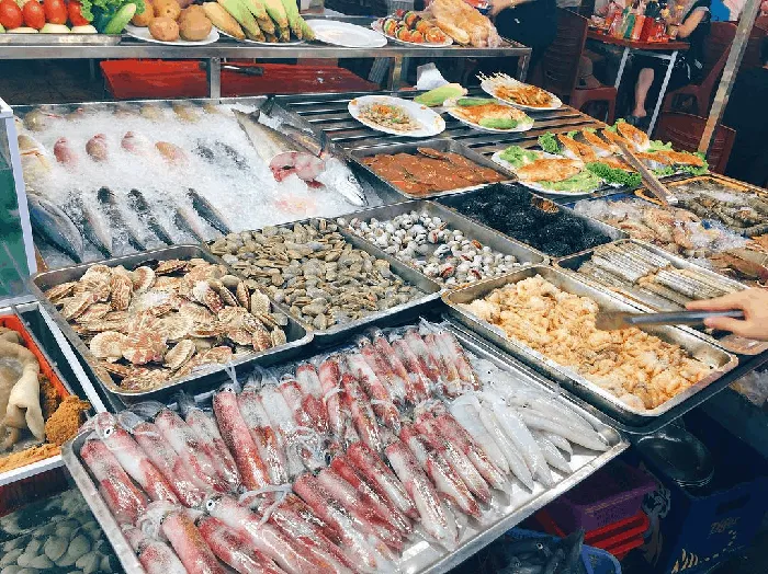 Các cửa hàng hải sản nổi tiếng trong chợ