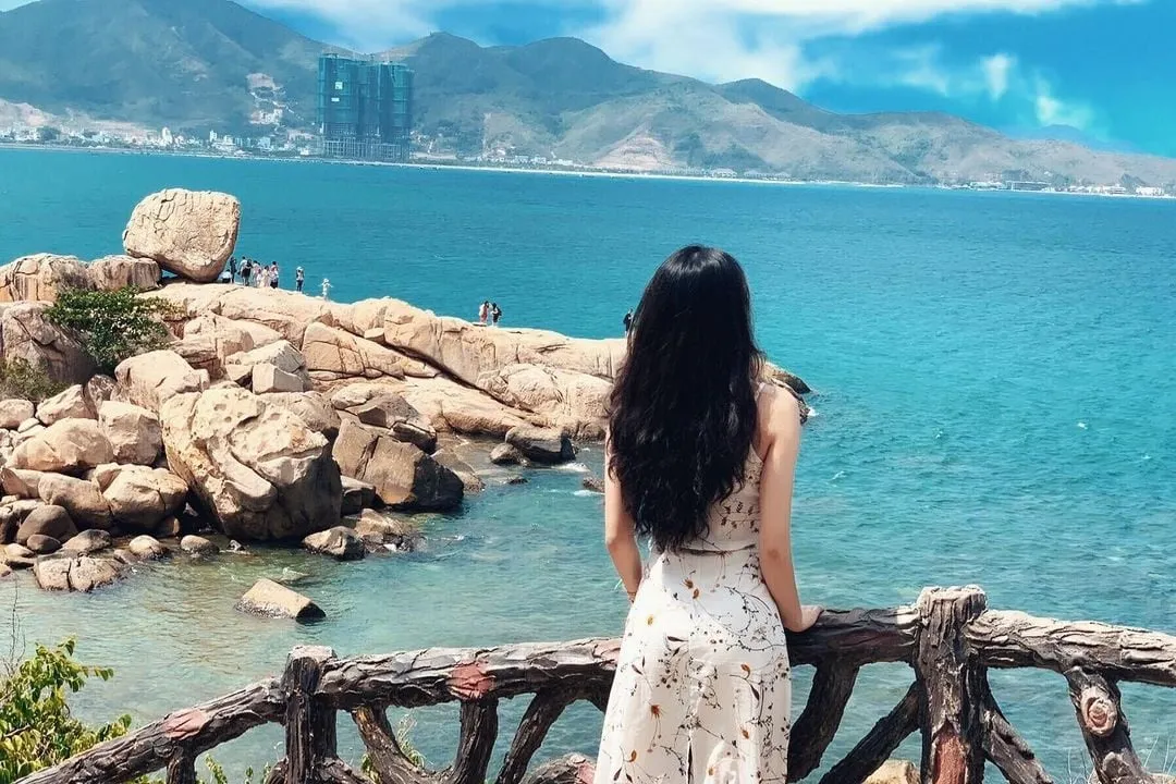 Hòn Chồng Hòn Vợ Nha Trang: Ở đâu? CHƠI gì hấp dẫn?