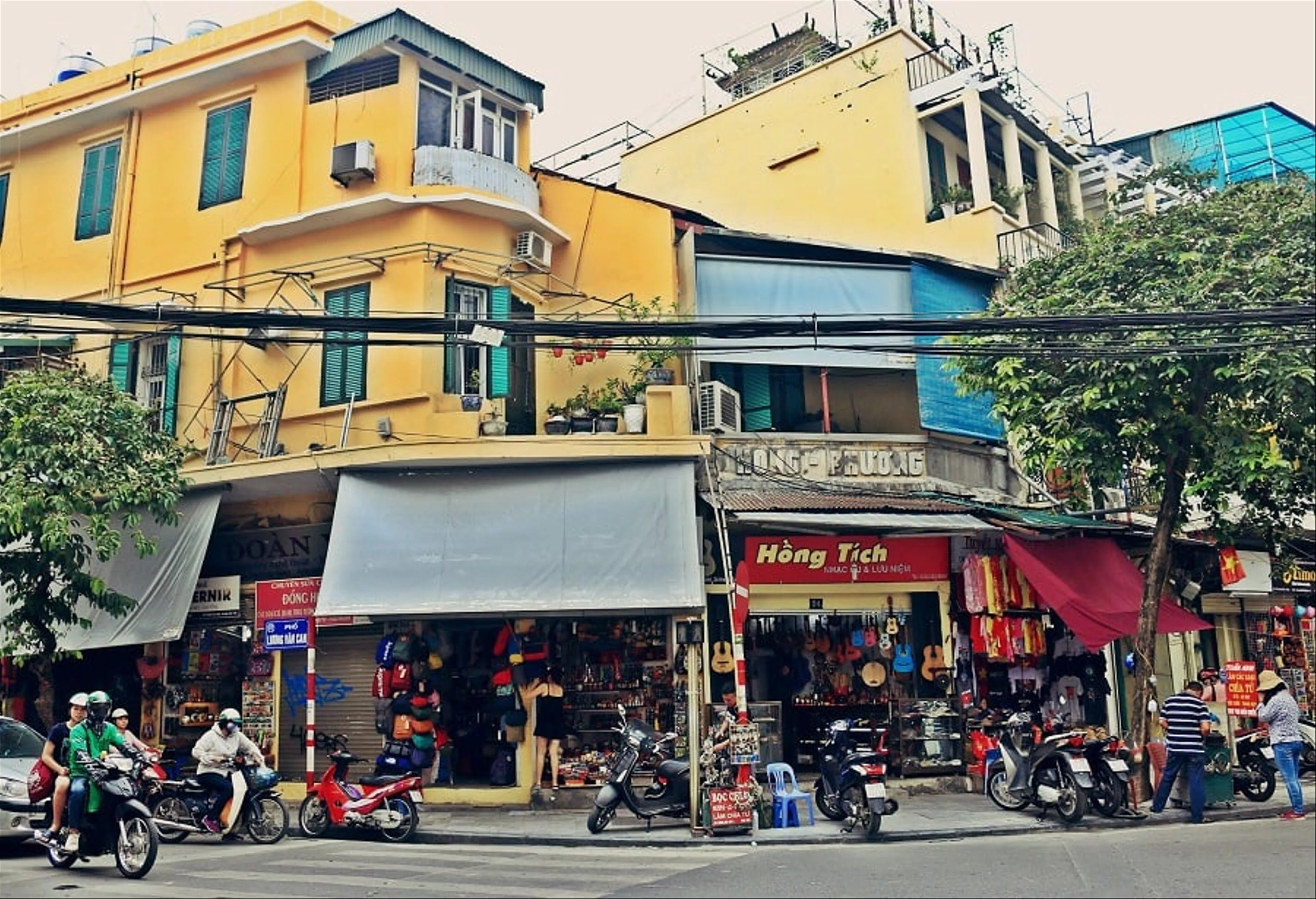 Lạc Vào Phố Cổ Hà Nội: Cẩm Nang Khám Phá Những Ngõ Nhỏ Thú Vị