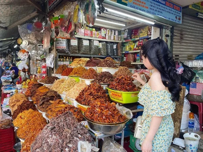 Traditional Markets: A Glimpse into Local Life