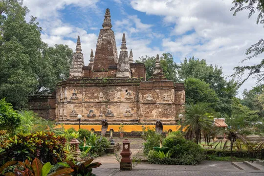 Wat Chet Yot" Imagens – Procure 186 fotos, vetores e vídeos | Adobe Stock