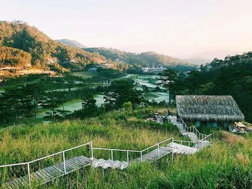 Cafes with a View: Scenic Spots and Serene Escapes