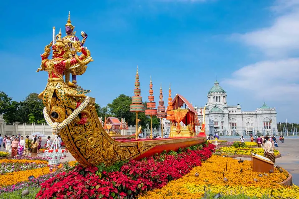 Best Spots to Experience the Festival