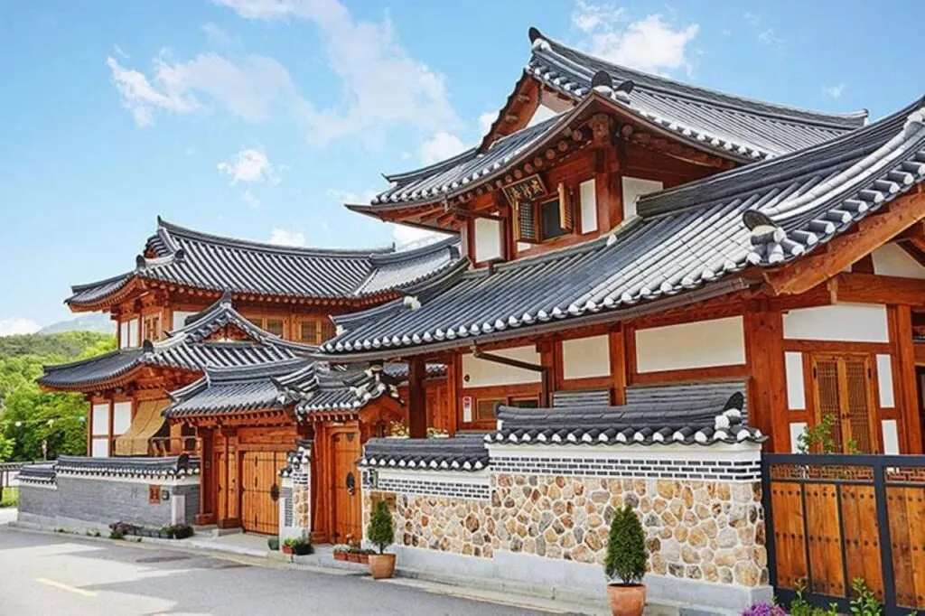 Exploring Traditional Korean Architecture