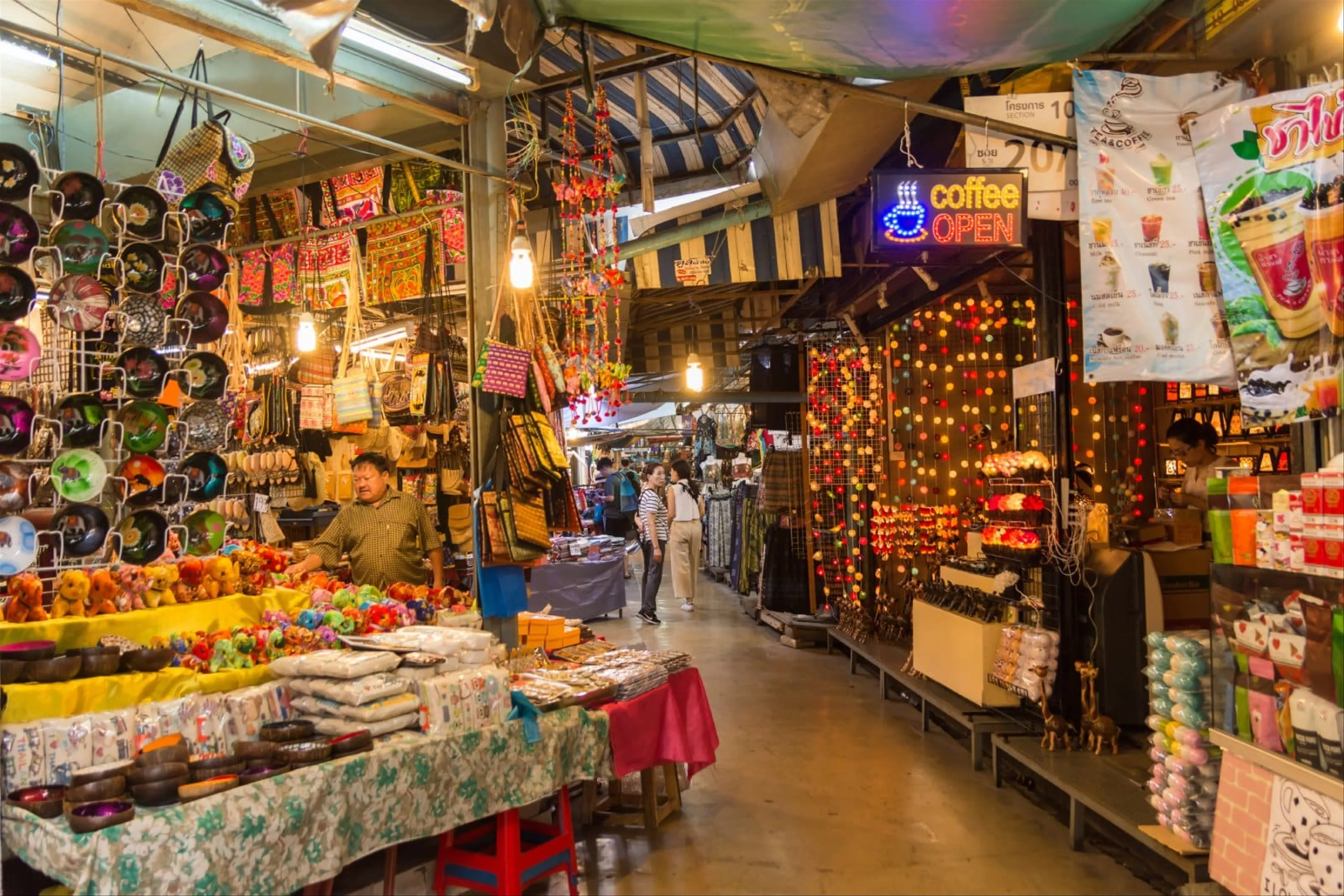 Discover Bangkok's Vibrant Street Markets: A Shopper's Paradise