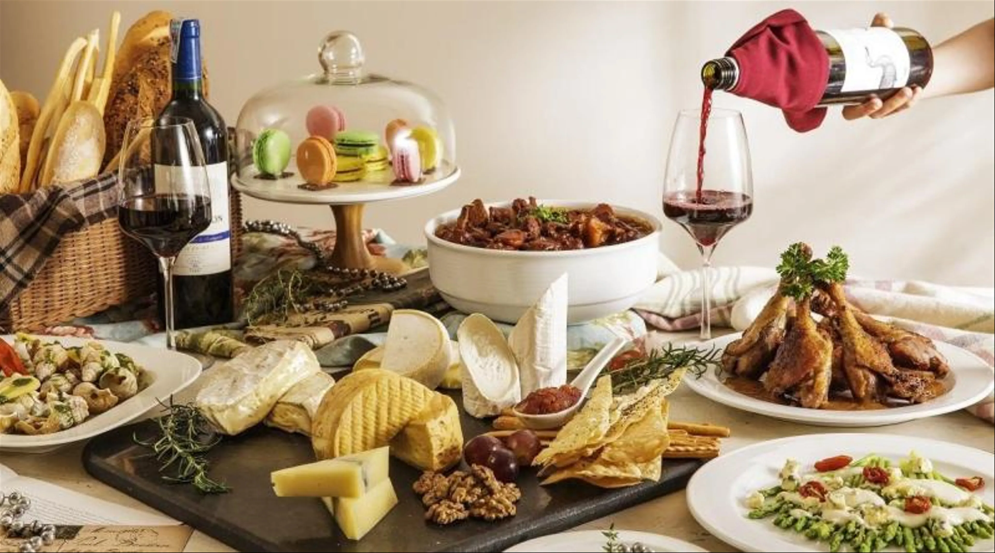 Thưởng Thức Ẩm Thực Độc Đáo Tại Ngôi Làng Gourdon, Pháp
