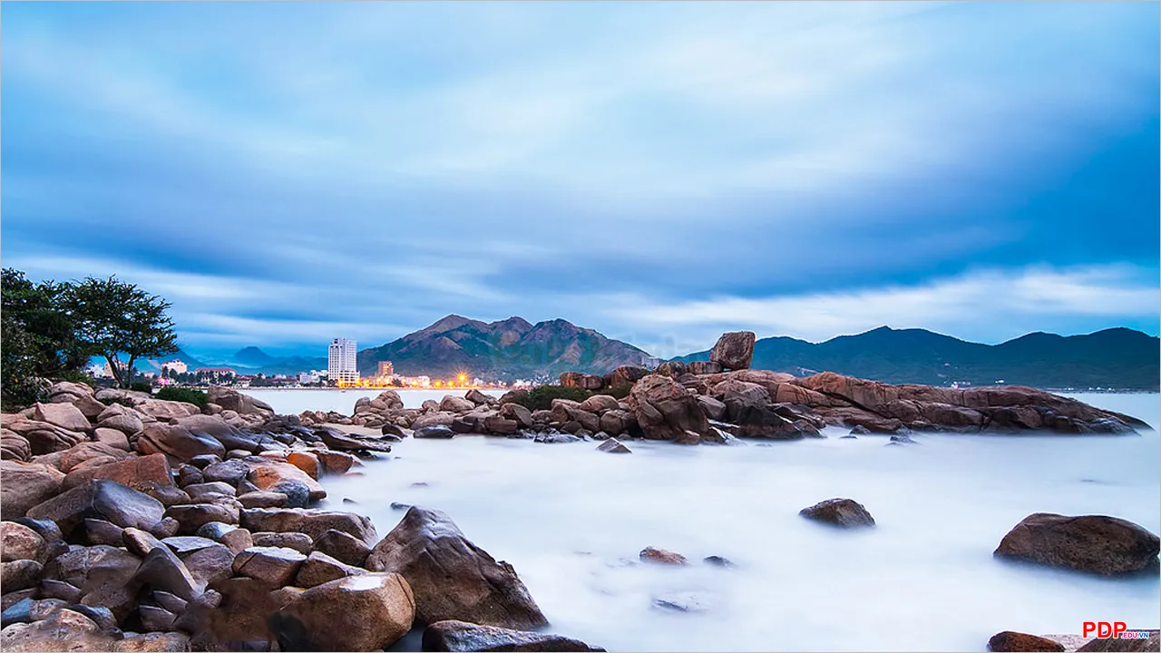 Bãi Hòn Chồng - Vẻ Đẹp Tĩnh Lặng