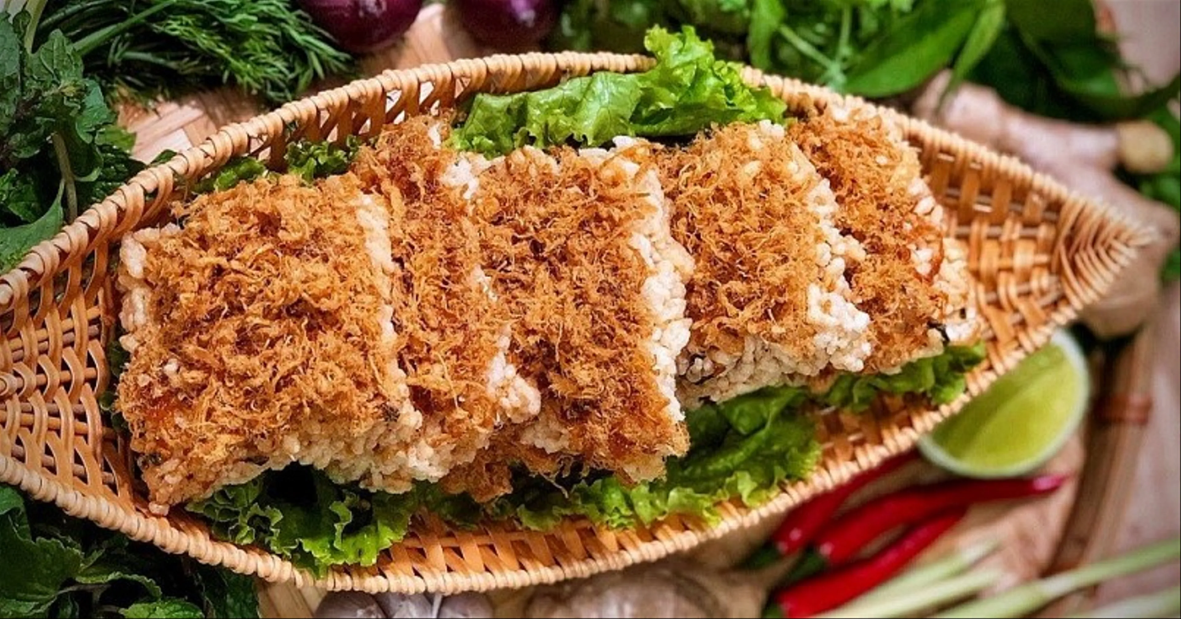 Thưởng Thức Món Cơm Cháy Ninh Bình: Hương Vị Đậm Đà Khó Quên