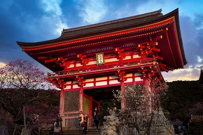 Cultural Experiences Along the Route