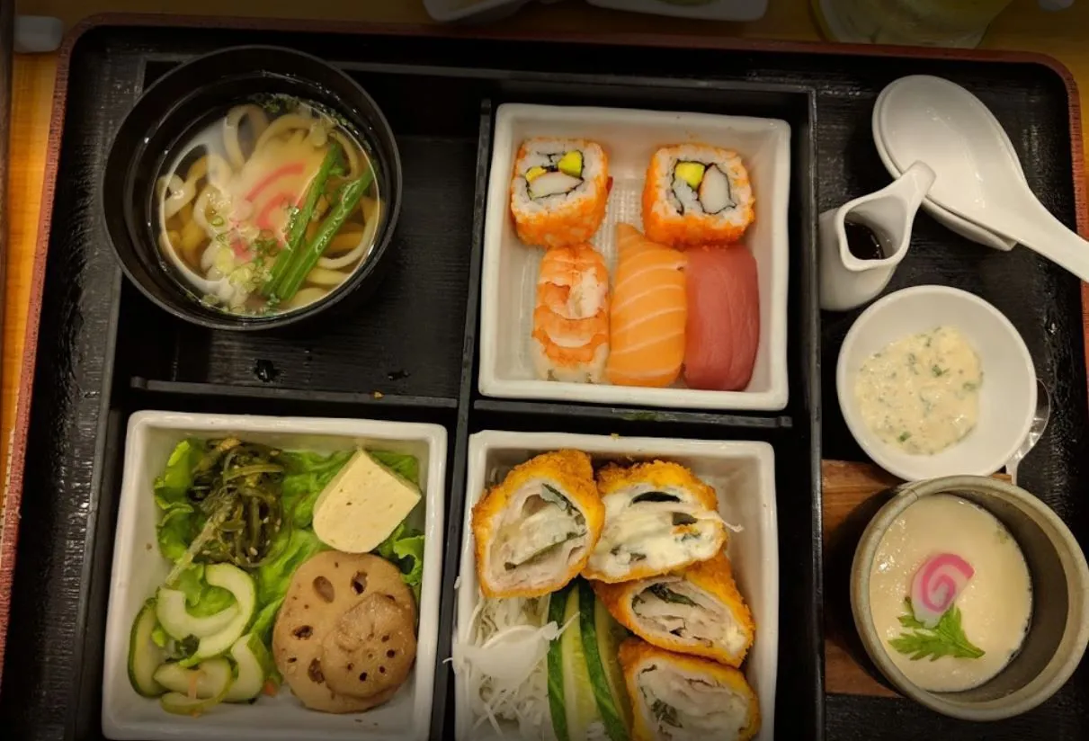 Ga Tokyo: Điểm Đến Ẩm Thực Không Thể Bỏ Qua