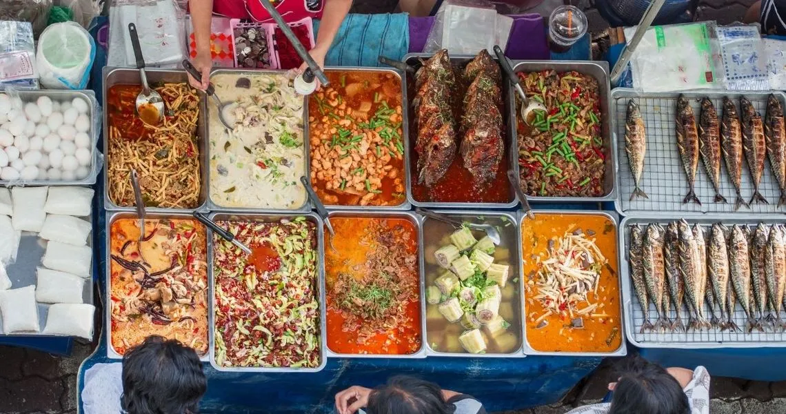 Thưởng Thức Ẩm Thực Đường Phố