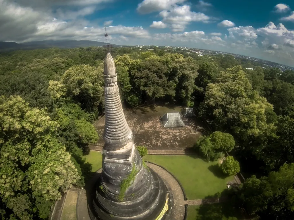 Ghé thăm ngôi chùa cổ kính Wat U-mong