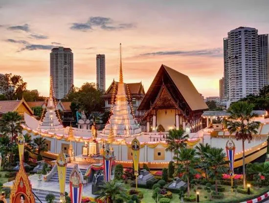 Độc đáo Chùa Thuyền (Wat YanNawa) tại Thái Lan