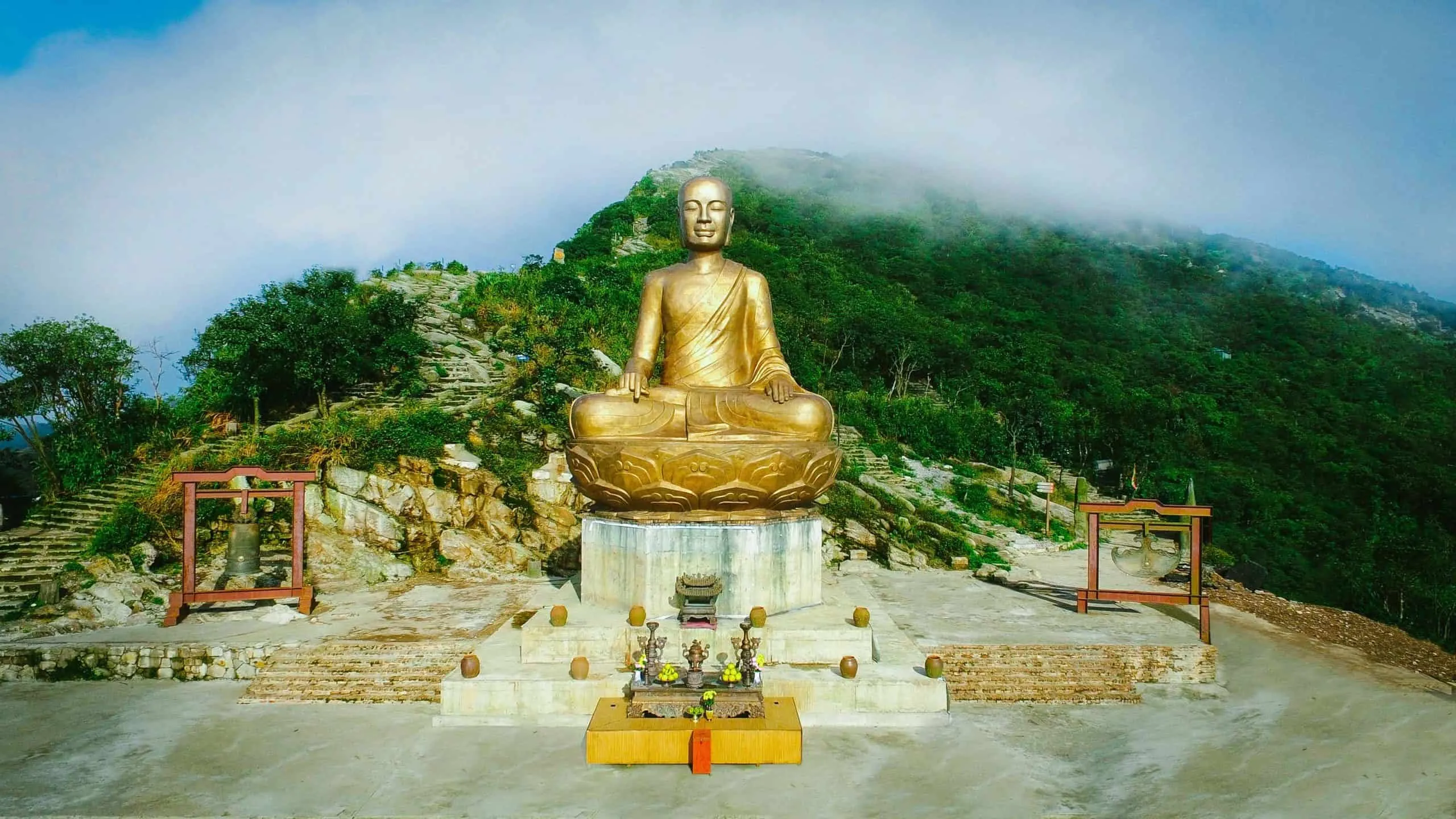 Introduction to Yen Tu Mountain