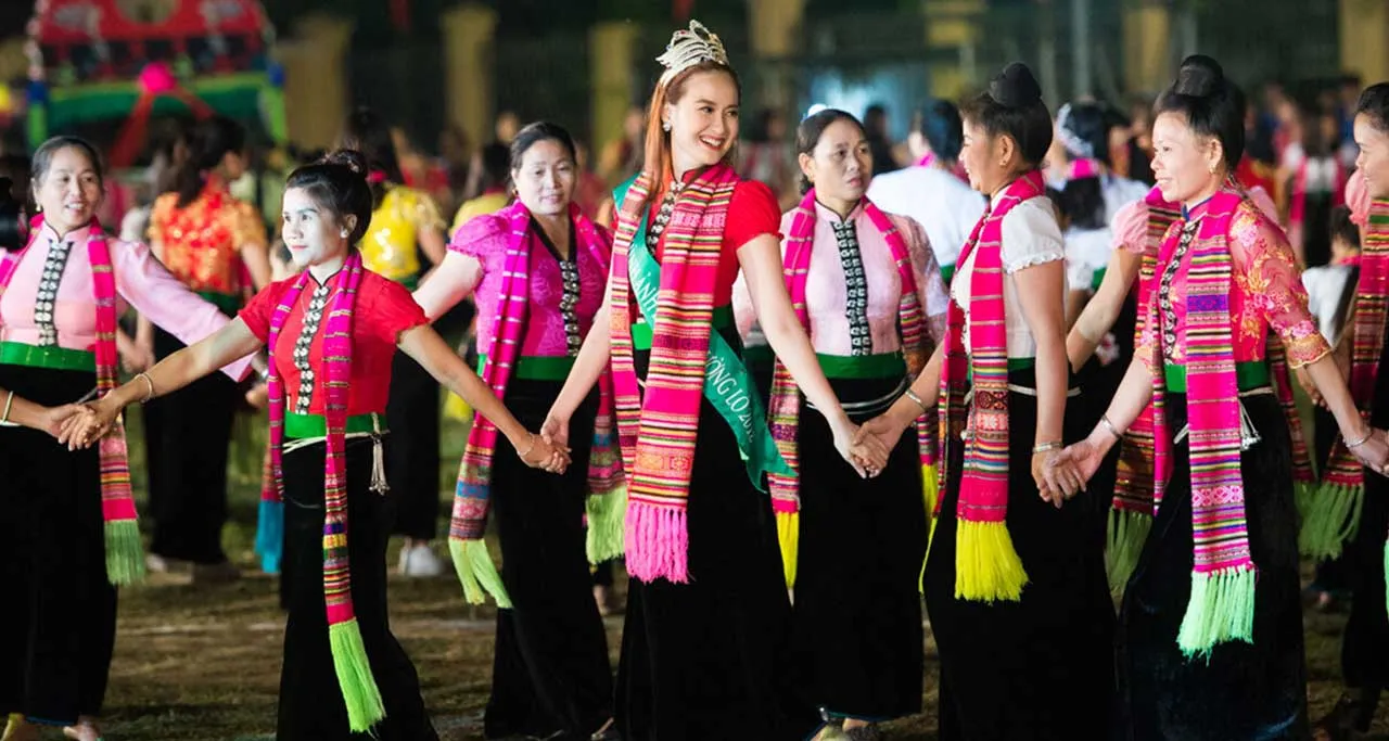 Cultural Insights: Local Life and Traditions