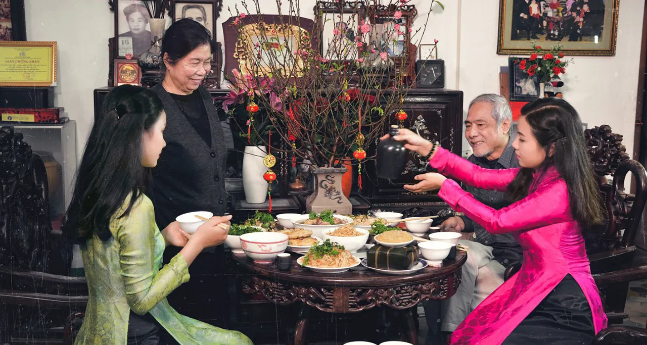 Cultural Etiquette and Dining Practices