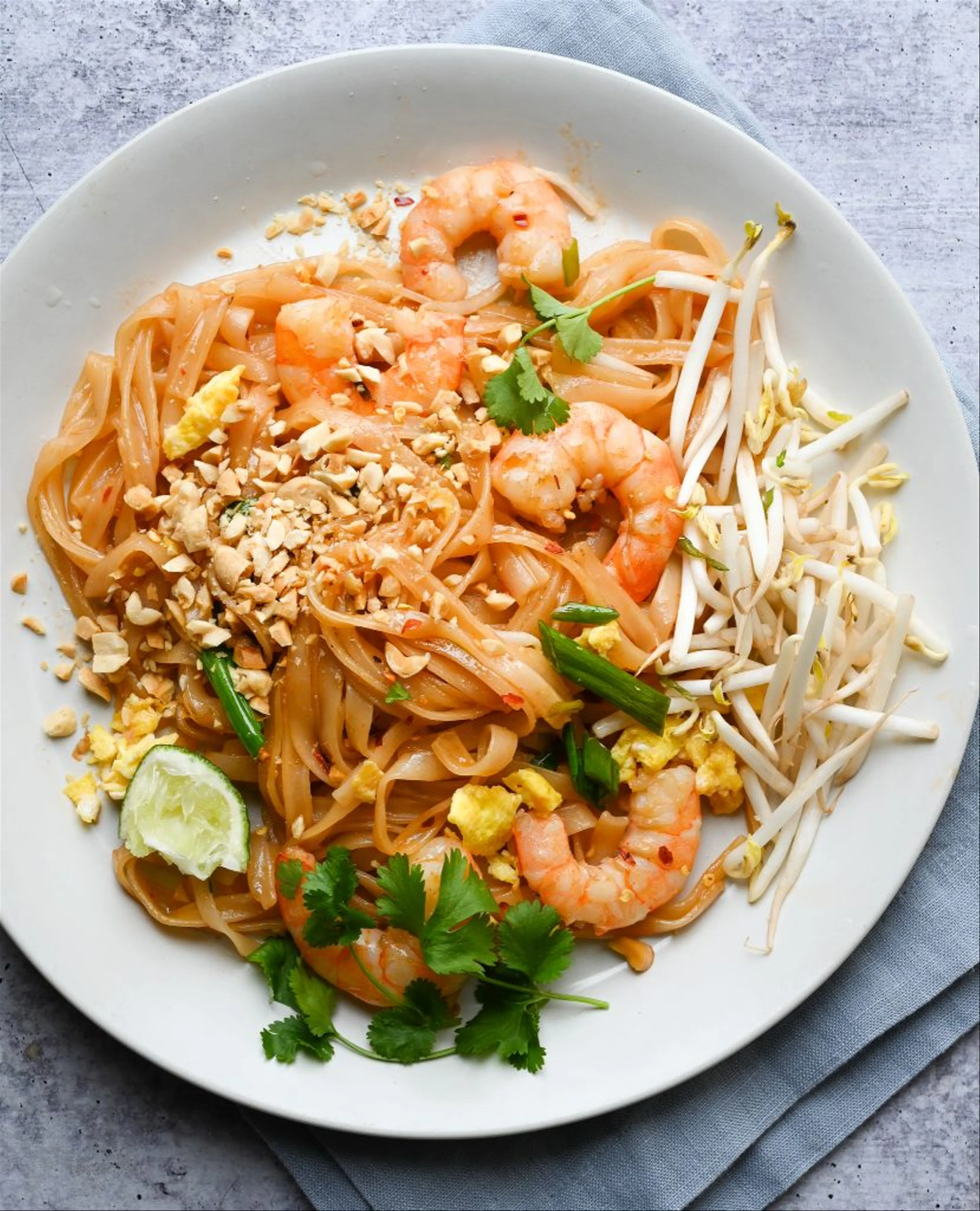 Thưởng thức Pad Thai đích thực tại phố Khao San, Bangkok
