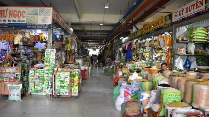 Mua sắm tại chợ Đầm Nha Trang
