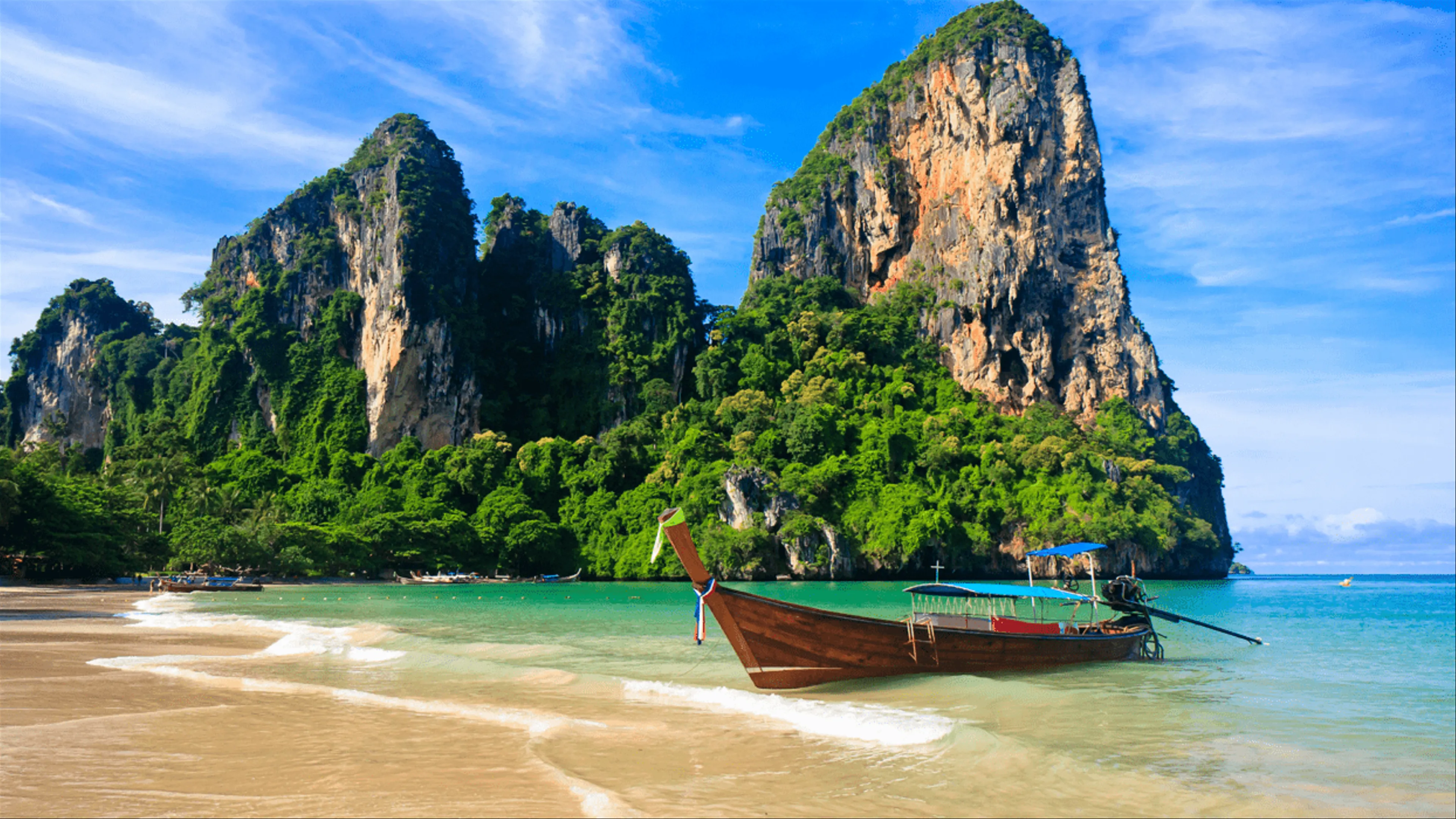 Discover the Enchanting Temples and Beaches of Thailand
