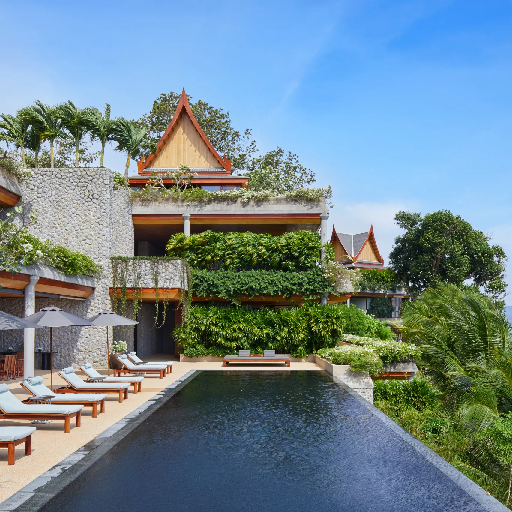 Accommodation Options: From Luxurious Resorts to Cozy Bungalows