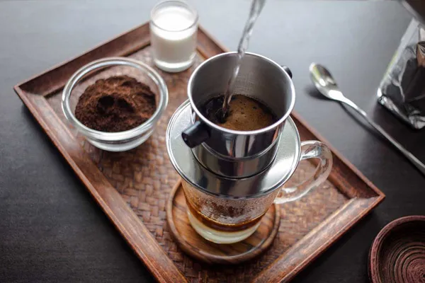 Thưởng Thức Cà Phê Tại Le Café du Commerce