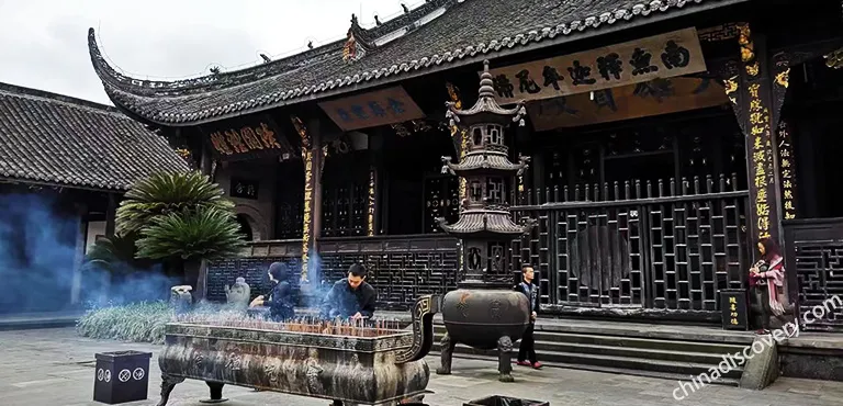 Baoguang Temple: A Buddhist Sanctuary