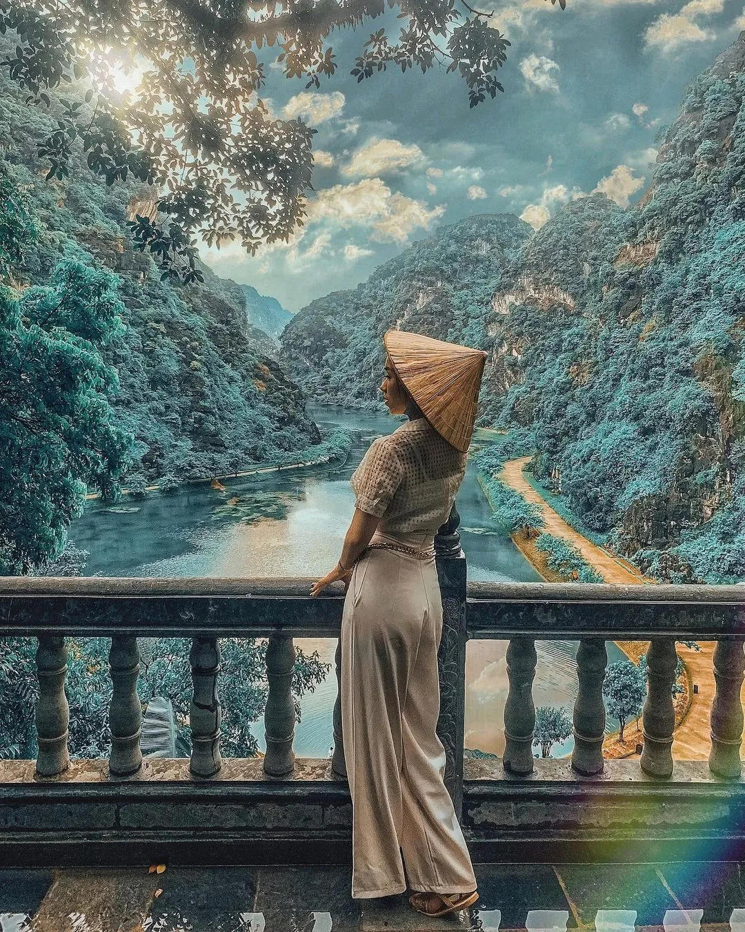 Vẻ đẹp động am tiêm Ninh Bình