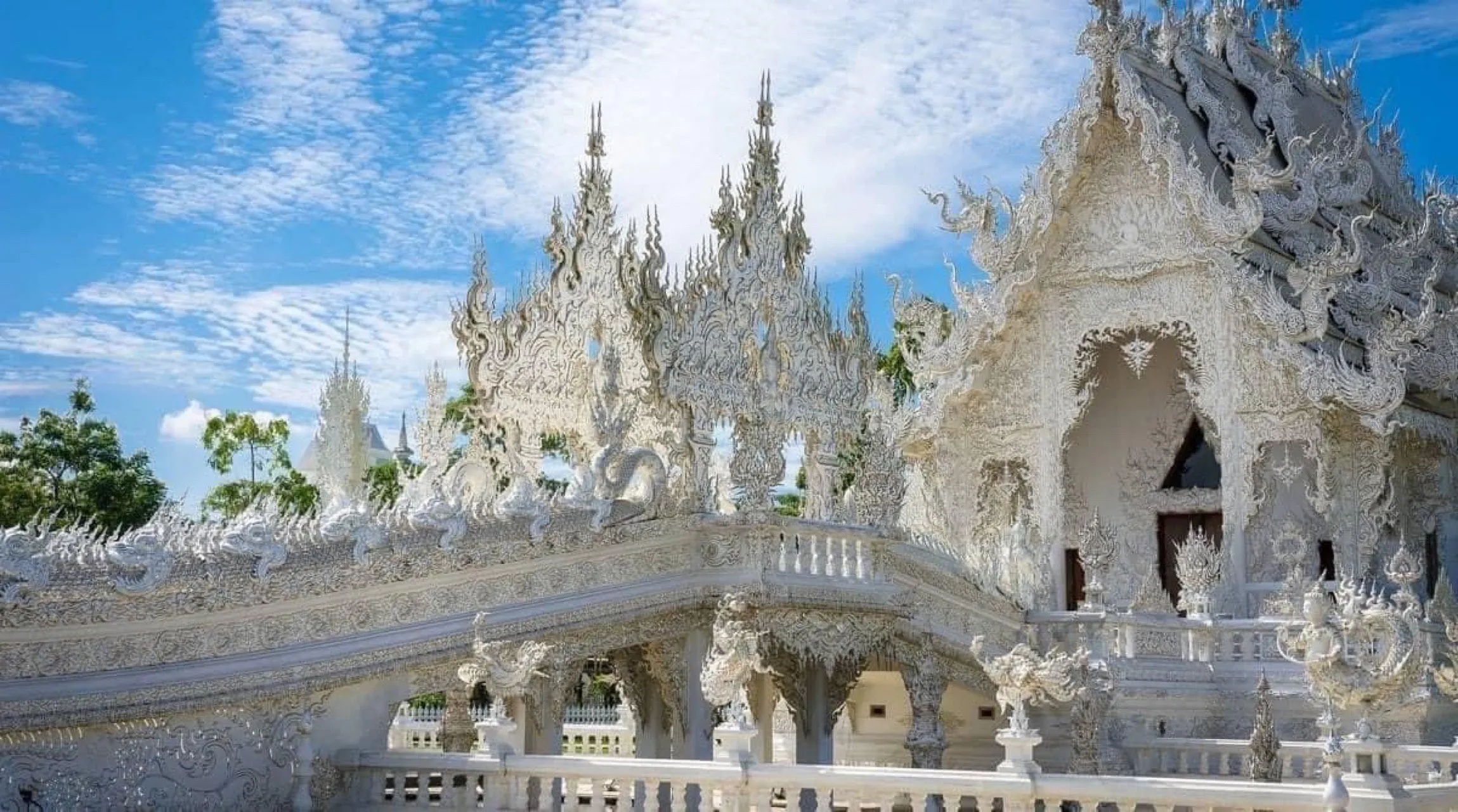 Giới thiệu về Wat Rong Khun