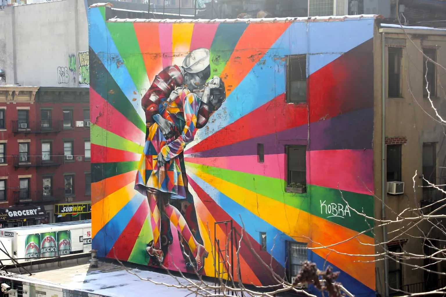 Street Art Tours: Guided Experiences vs. Solo Exploration