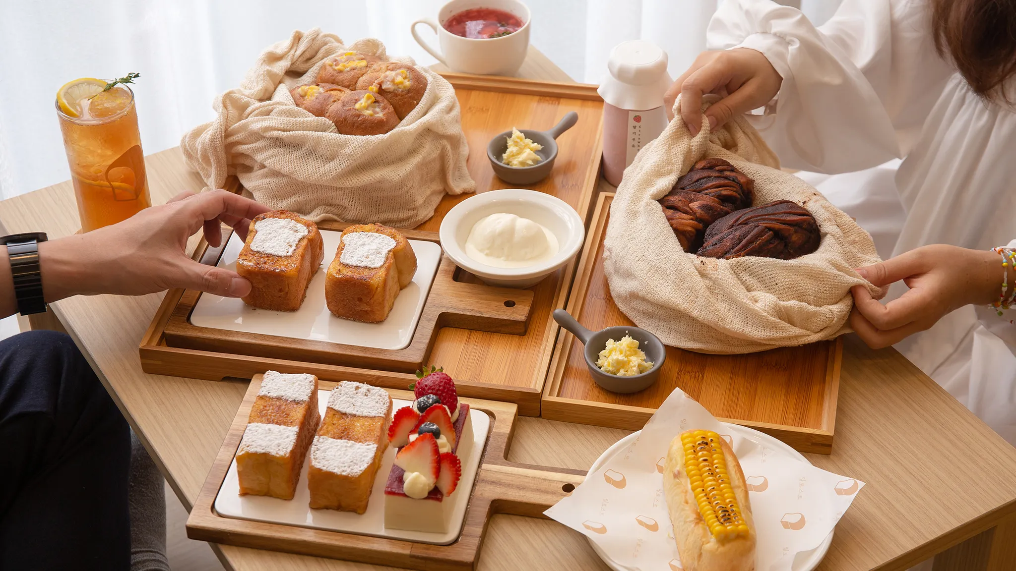 Tips for Making the Most of Your Café Hopping Adventure